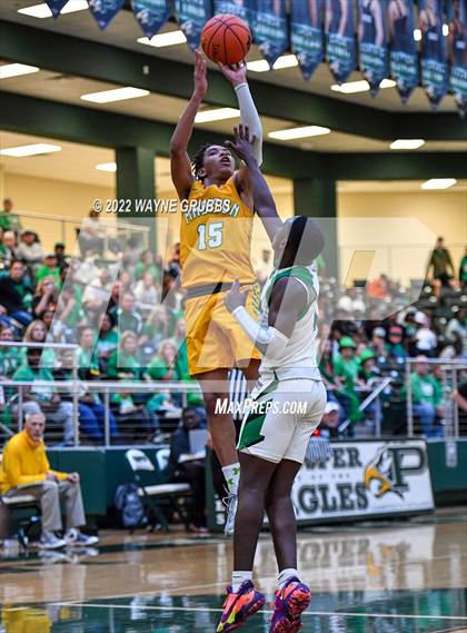 Thumbnail 3 in Tatum vs. Madison (UIL 3A Region 2 Final) photogallery.