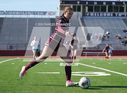 Thumbnail 2 in A&M Consolidated vs Tivy (College Station Classic) photogallery.