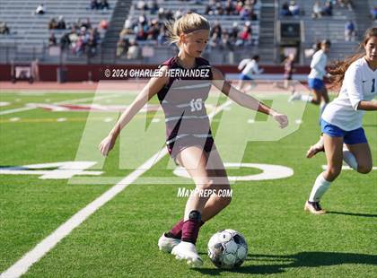 Thumbnail 3 in A&M Consolidated vs Tivy (College Station Classic) photogallery.