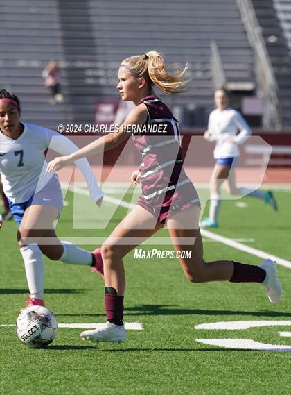 Thumbnail 3 in A&M Consolidated vs Tivy (College Station Classic) photogallery.