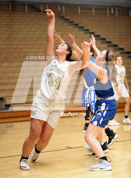 Thumbnail 2 in Marian @ Lincoln Southeast photogallery.