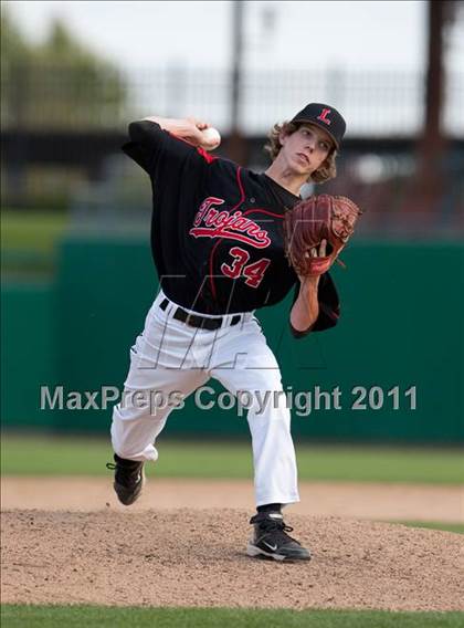 Thumbnail 2 in Elk Grove vs. Lincoln (Banner Island Classic) photogallery.