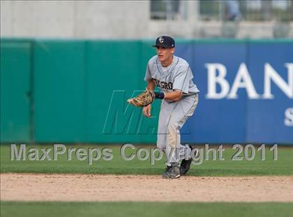Thumbnail 3 in Elk Grove vs. Lincoln (Banner Island Classic) photogallery.