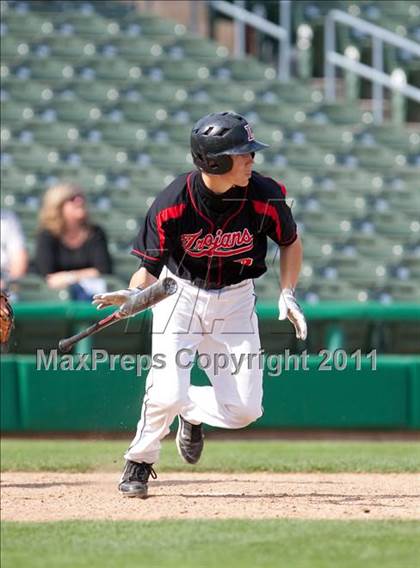 Thumbnail 2 in Elk Grove vs. Lincoln (Banner Island Classic) photogallery.