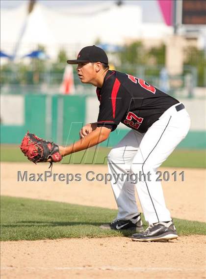 Thumbnail 2 in Elk Grove vs. Lincoln (Banner Island Classic) photogallery.