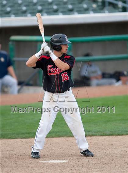 Thumbnail 1 in Elk Grove vs. Lincoln (Banner Island Classic) photogallery.