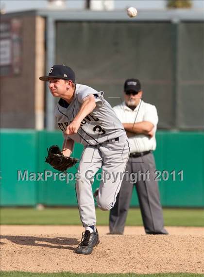 Thumbnail 3 in Elk Grove vs. Lincoln (Banner Island Classic) photogallery.
