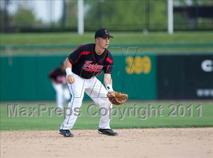 Thumbnail 1 in Elk Grove vs. Lincoln (Banner Island Classic) photogallery.