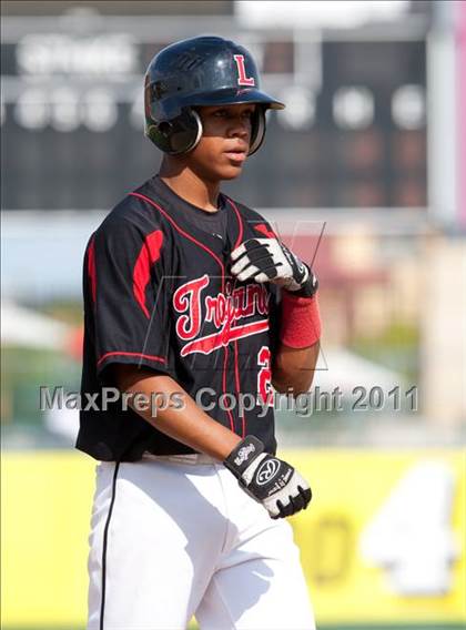 Thumbnail 1 in Elk Grove vs. Lincoln (Banner Island Classic) photogallery.