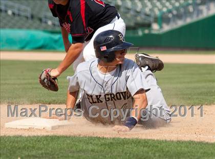 Thumbnail 2 in Elk Grove vs. Lincoln (Banner Island Classic) photogallery.