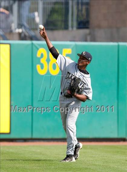 Thumbnail 1 in Elk Grove vs. Lincoln (Banner Island Classic) photogallery.