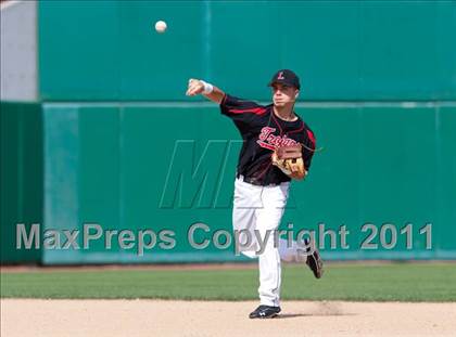 Thumbnail 2 in Elk Grove vs. Lincoln (Banner Island Classic) photogallery.