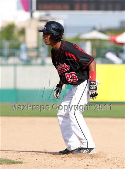 Thumbnail 2 in Elk Grove vs. Lincoln (Banner Island Classic) photogallery.