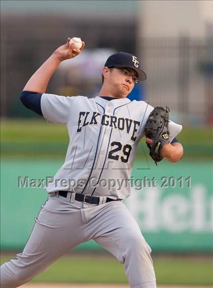 Thumbnail 1 in Elk Grove vs. Lincoln (Banner Island Classic) photogallery.