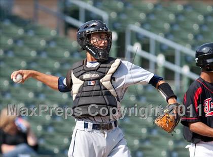 Thumbnail 3 in Elk Grove vs. Lincoln (Banner Island Classic) photogallery.