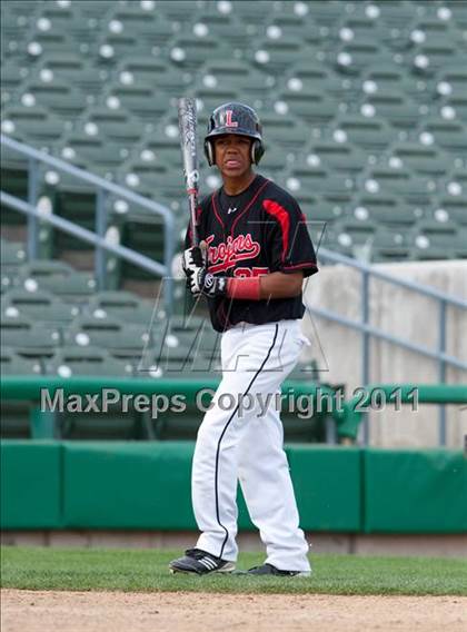 Thumbnail 2 in Elk Grove vs. Lincoln (Banner Island Classic) photogallery.