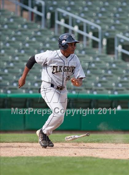 Thumbnail 3 in Elk Grove vs. Lincoln (Banner Island Classic) photogallery.