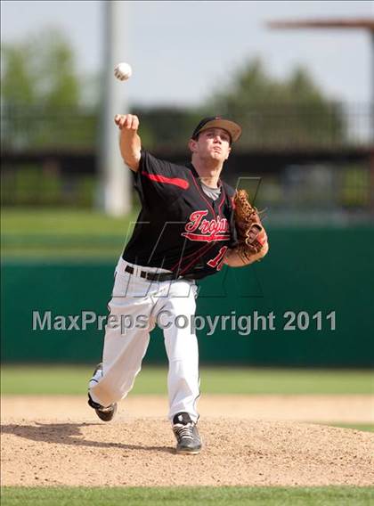 Thumbnail 3 in Elk Grove vs. Lincoln (Banner Island Classic) photogallery.