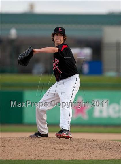 Thumbnail 3 in Elk Grove vs. Lincoln (Banner Island Classic) photogallery.