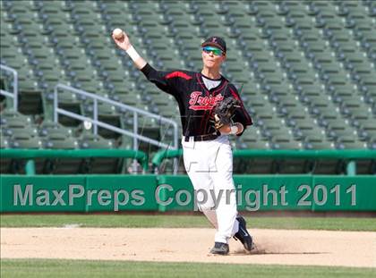 Thumbnail 2 in Elk Grove vs. Lincoln (Banner Island Classic) photogallery.