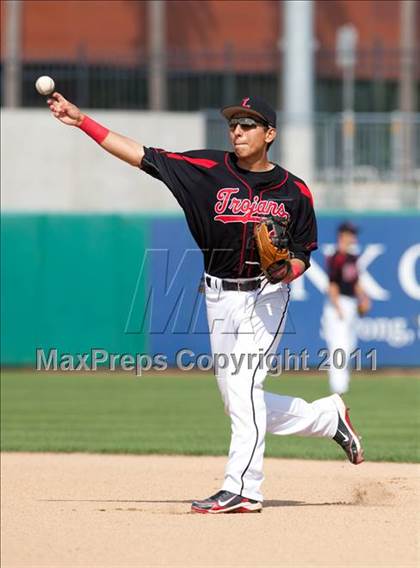 Thumbnail 1 in Elk Grove vs. Lincoln (Banner Island Classic) photogallery.