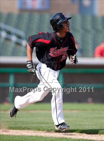 Thumbnail 1 in Elk Grove vs. Lincoln (Banner Island Classic) photogallery.