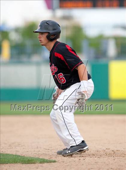 Thumbnail 3 in Elk Grove vs. Lincoln (Banner Island Classic) photogallery.