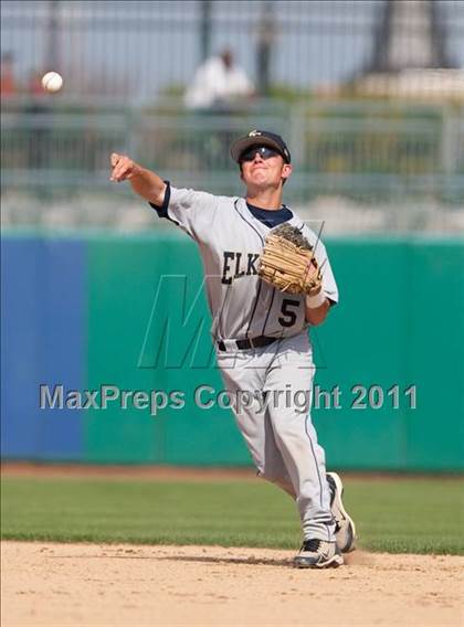 Thumbnail 1 in Elk Grove vs. Lincoln (Banner Island Classic) photogallery.