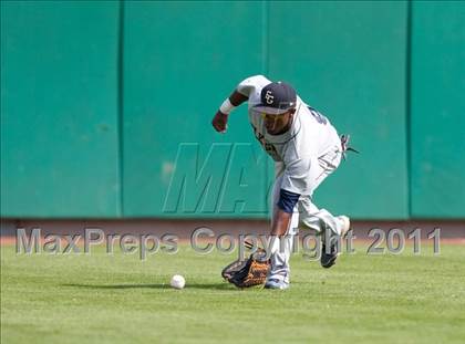 Thumbnail 3 in Elk Grove vs. Lincoln (Banner Island Classic) photogallery.
