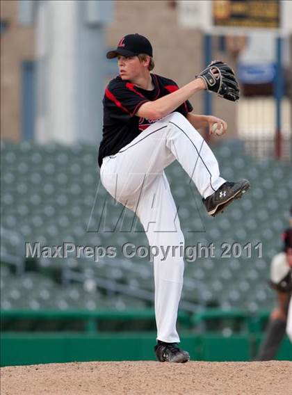 Thumbnail 2 in Elk Grove vs. Lincoln (Banner Island Classic) photogallery.