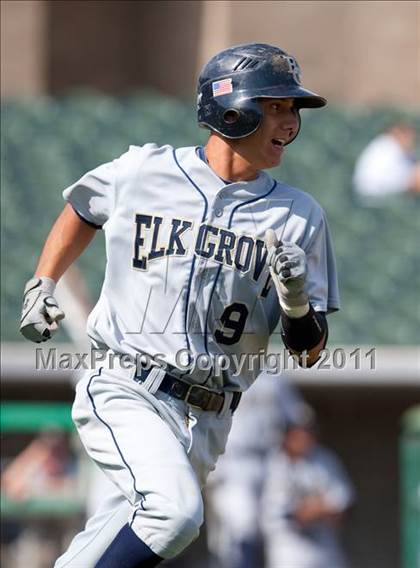 Thumbnail 2 in Elk Grove vs. Lincoln (Banner Island Classic) photogallery.