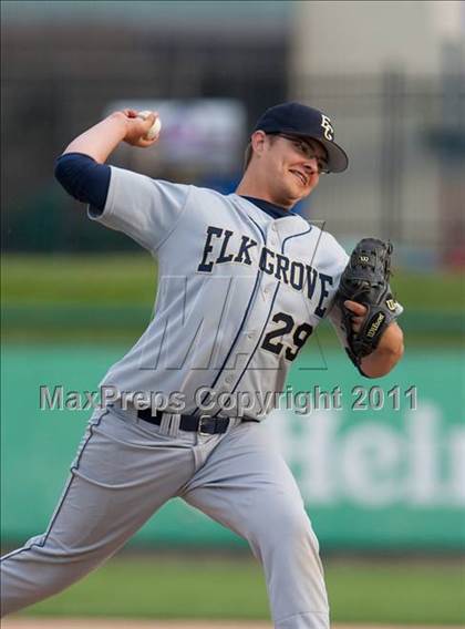 Thumbnail 1 in Elk Grove vs. Lincoln (Banner Island Classic) photogallery.
