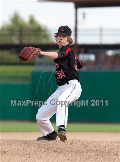 Thumbnail 2 in Elk Grove vs. Lincoln (Banner Island Classic) photogallery.