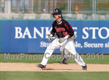 Thumbnail 3 in Elk Grove vs. Lincoln (Banner Island Classic) photogallery.