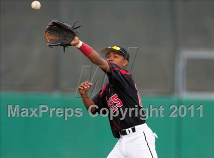 Thumbnail 1 in Elk Grove vs. Lincoln (Banner Island Classic) photogallery.