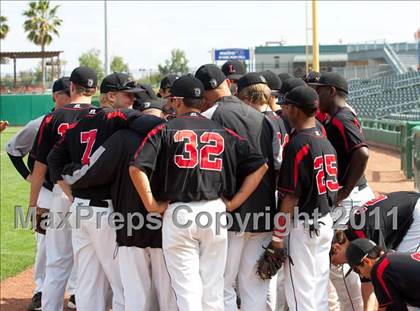 Thumbnail 2 in Elk Grove vs. Lincoln (Banner Island Classic) photogallery.