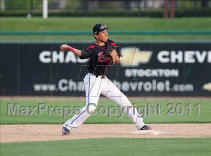 Thumbnail 3 in Elk Grove vs. Lincoln (Banner Island Classic) photogallery.