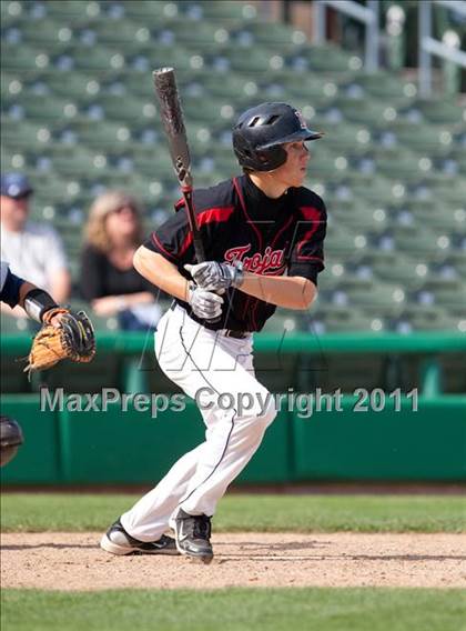 Thumbnail 1 in Elk Grove vs. Lincoln (Banner Island Classic) photogallery.
