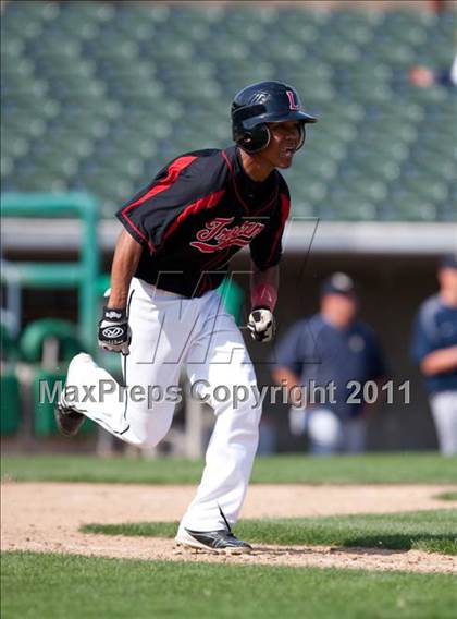 Thumbnail 3 in Elk Grove vs. Lincoln (Banner Island Classic) photogallery.