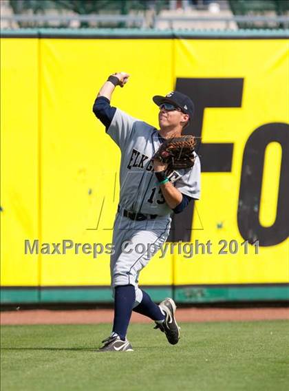 Thumbnail 2 in Elk Grove vs. Lincoln (Banner Island Classic) photogallery.