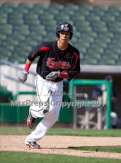 Thumbnail 1 in Elk Grove vs. Lincoln (Banner Island Classic) photogallery.