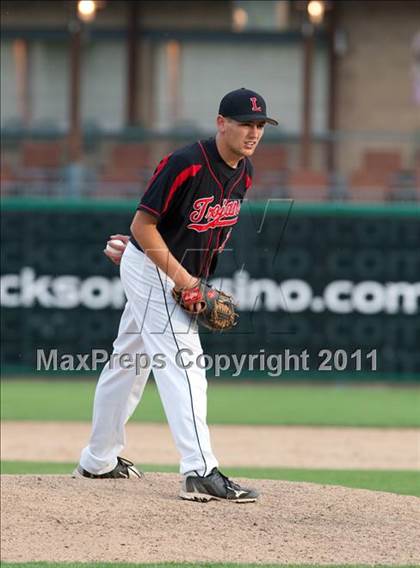 Thumbnail 1 in Elk Grove vs. Lincoln (Banner Island Classic) photogallery.