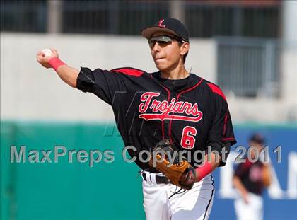 Thumbnail 3 in Elk Grove vs. Lincoln (Banner Island Classic) photogallery.