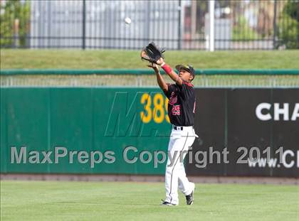 Thumbnail 3 in Elk Grove vs. Lincoln (Banner Island Classic) photogallery.