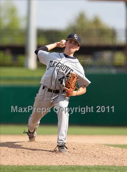 Thumbnail 2 in Elk Grove vs. Lincoln (Banner Island Classic) photogallery.