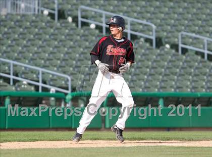 Thumbnail 2 in Elk Grove vs. Lincoln (Banner Island Classic) photogallery.