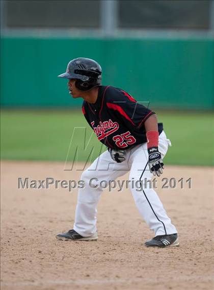 Thumbnail 1 in Elk Grove vs. Lincoln (Banner Island Classic) photogallery.