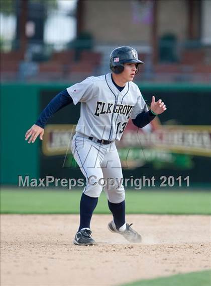 Thumbnail 3 in Elk Grove vs. Lincoln (Banner Island Classic) photogallery.