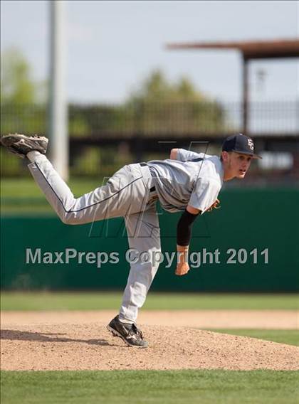 Thumbnail 3 in Elk Grove vs. Lincoln (Banner Island Classic) photogallery.
