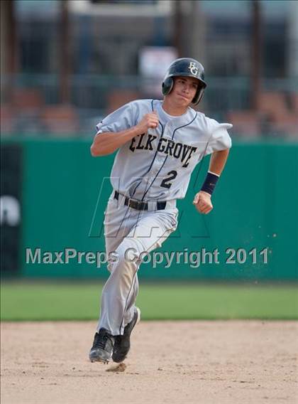 Thumbnail 2 in Elk Grove vs. Lincoln (Banner Island Classic) photogallery.